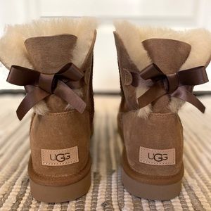 ✨BRAND NEW✨ UGG Mini Bailey Bow II: Size 10
